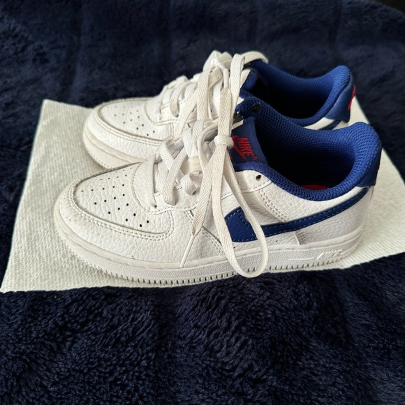 Air force 1s - Picture 2 of 4